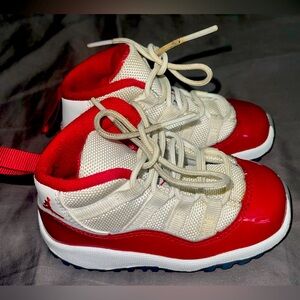 Jordan 11 Retro Cherry Red 6c